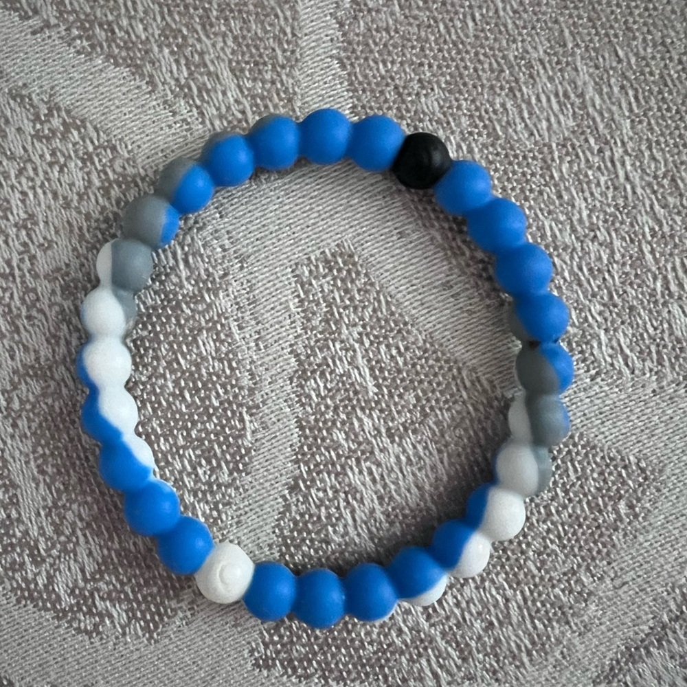 NWOT Authentic Lokai bracelet. Size L